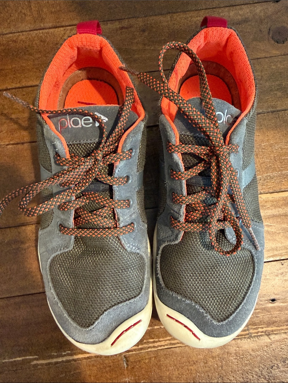 EUC PLAE Miles size 1 Gray and Orange Kids Lace-Up Sneakers